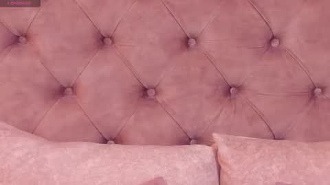 Regina  online show from November 27, 2025, 10:34 pm