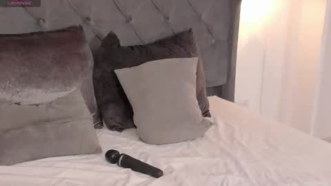 Regina  online show from March 5, 2026, 10:06 pm