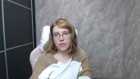 Snapshot of reginasmilee chatting on February 15, 2025, 3:09 am Regina online show from February 15, 2025, 3:09 am