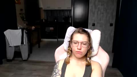 Regina online show from September 24, 2025, 1:20 am