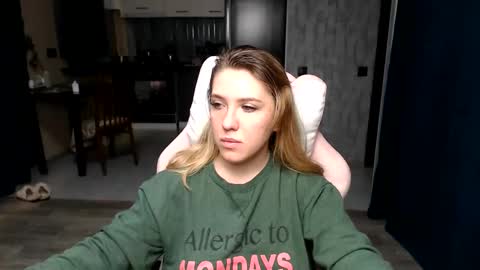 Regina online show from September 28, 2025, 2:06 am