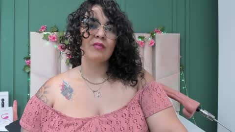 reginavegaa online show from January 21, 2025, 11:46 am