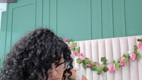 reginavegaa online show from January 23, 2025, 2:39 pm