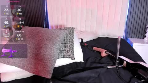 reginavegaa online show from March 5, 2025, 6:34 pm