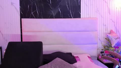 reginavegaa online show from September 30, 2025, 11:37 am