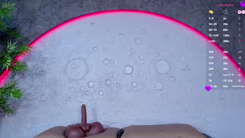 reiinachloe online show from April 17, 2026, 4:43 pm