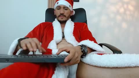 Snapshot of reiko_85_ chatting on December 28, 2024, 6:29 pm REIKO online show from December 28, 2024, 6:29 pm
