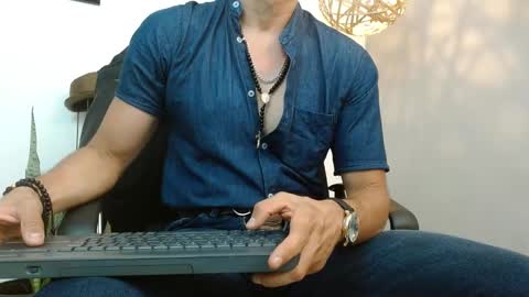 Snapshot of reiko_85_ chatting on January 23, 2025, 7:51 pm REIKO online show from January 23, 2025, 7:51 pm
