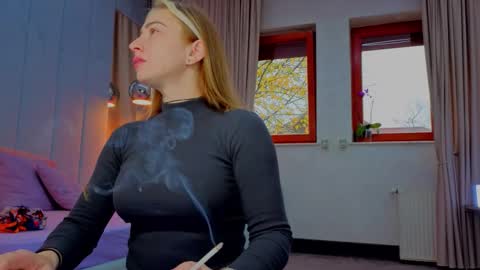 reina cummings online show from December 1, 2025, 6:18 am