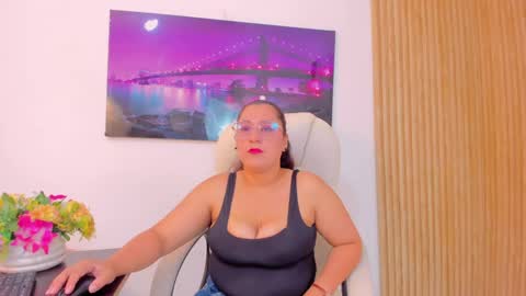 Reina Mia online show from April 28, 2026, 11:54 pm