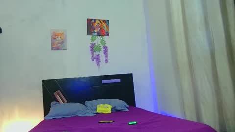 paola online show from October 28, 2025, 1:14 pm