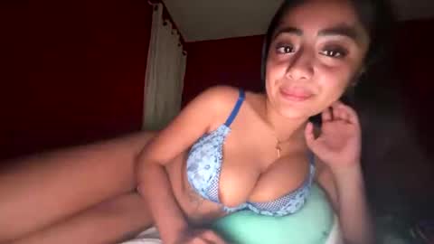 reinaassss online show from May 1, 2026, 5:12 am