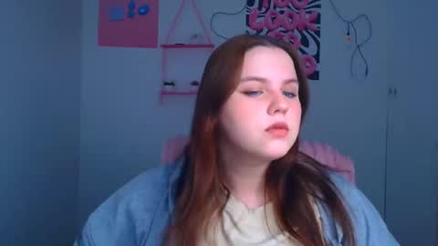 Snapshot of reinakitty_ chatting on January 6, 2026, 6:50 am Reina online show from January 6, 2026, 6:50 am