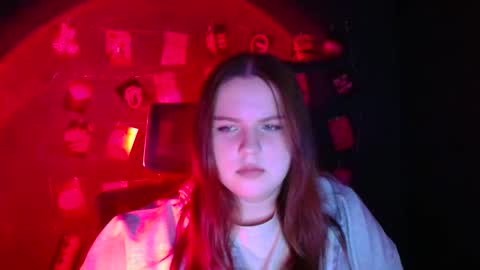 Snapshot of reinakitty_ chatting on January 7, 2026, 6:38 am Reina online show from January 7, 2026, 6:38 am