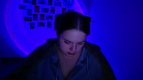 Reina online show from February 23, 2026, 6:44 am