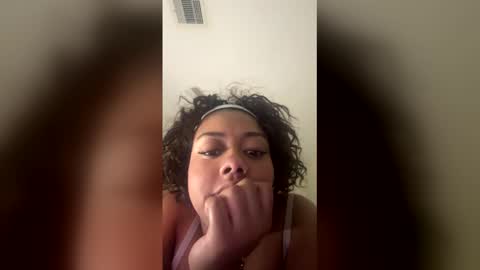Snapshot of reinarica chatting on April 29, 2026, 5:11 am reinarica online show from April 29, 2026, 5:11 am