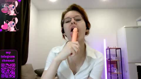 Snapshot of renaeblaski chatting on February 27, 2026, 5:57 pm Claire online show from February 27, 2026, 5:57 pm