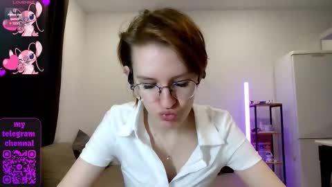 Snapshot of renaeblaski chatting on March 1, 2026, 5:37 pm Claire online show from March 1, 2026, 5:37 pm