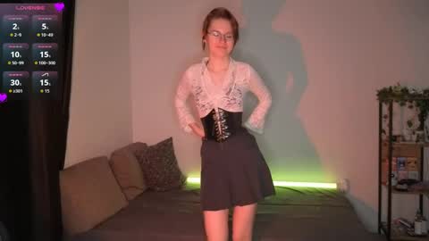 Snapshot of renaeblaski chatting on April 29, 2026, 7:09 pm Claire online show from April 29, 2026, 7:09 pm