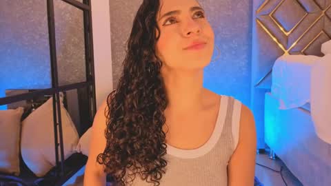 Snapshot of renata_cruz_ chatting on April 4, 2026, 11:40 am Renata 3 online show from April 4, 2026, 11:40 am