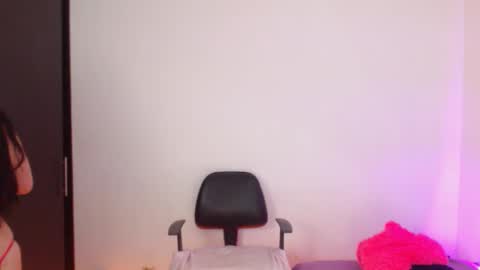    online show from October 6, 2025, 2:31 am