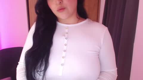 Snapshot of renata_ruiz chatting on June 24, 2026, 6:12 am online show from June 24, 2026, 6:12 am