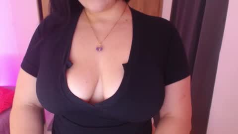 Snapshot of renata_ruiz chatting on July 10, 2026, 2:49 am online show from July 10, 2026, 2:49 am