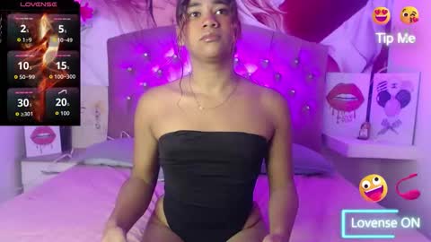 Snapshot of renata_valentina chatting on May 11, 2026, 12:00 pm RENATA VALENTINA online show from May 11, 2026, 12:00 pm
