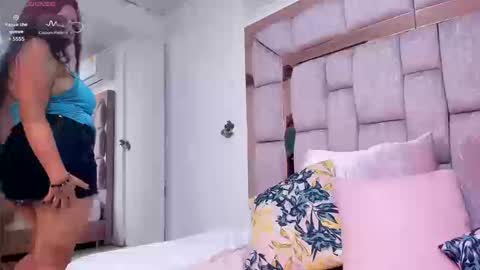 Renata  online show from September 8, 2025, 5:12 pm