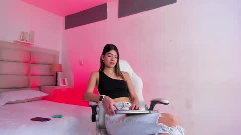 Renata online show from December 14, 2025, 1:05 pm