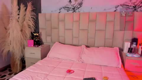 Renata online show from April 20, 2026, 4:37 am