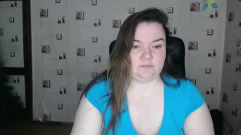 renataoia online show from February 21, 2025, 6:15 pm