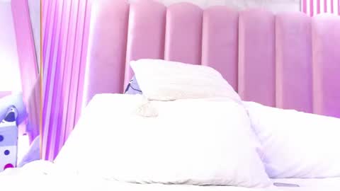 Snapshot of renatapeach chatting on July 28, 2026, 6:20 pm RenataPeach online show from July 28, 2026, 6:20 pm