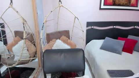 Snapshot of renataruiz_rr chatting on February 18, 2026, 12:01 pm online show from February 18, 2026, 12:01 pm