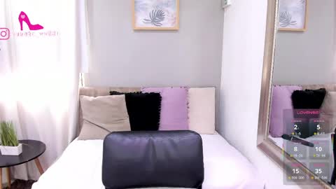 Snapshot of renataruiz_rr chatting on April 30, 2026, 12:11 pm online show from April 30, 2026, 12:11 pm