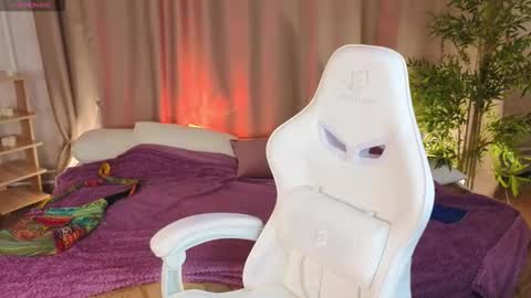 Snapshot of rene_shine chatting on February 5, 2026, 4:22 pm rene_shine online show from February 5, 2026, 4:22 pm