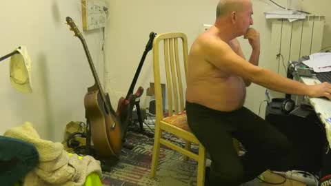 renefr online show from November 24, 2025, 7:19 am