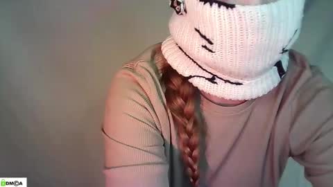 Renesme White Im here from Monday to Friday online show from May 11, 2026, 2:50 am