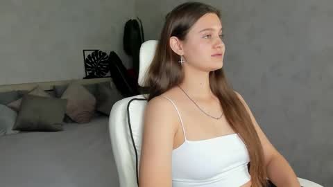 Renesmy online show from October 11, 2025, 1:05 am