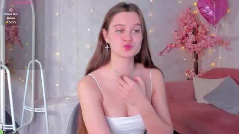 Renesmy online show from February 18, 2026, 11:55 pm