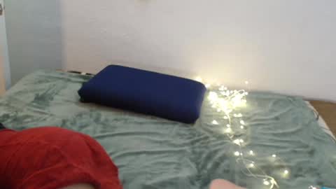 Snapshot of reni_tendress chatting on February 24, 2025, 4:15 pm reni_tendress online show from February 24, 2025, 4:15 pm