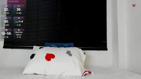  Renata  online show from November 3, 2025, 12:06 pm