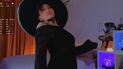 renochka online show from March 25, 2026, 5:19 pm