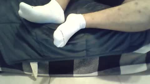 Snapshot of renz187 chatting on December 2, 2025, 5:57 am Renz online show from December 2, 2025, 5:57 am