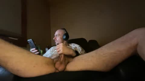 Snapshot of retroracer chatting on January 16, 2025, 8:54 am whoknows online show from January 16, 2025, 8:54 am