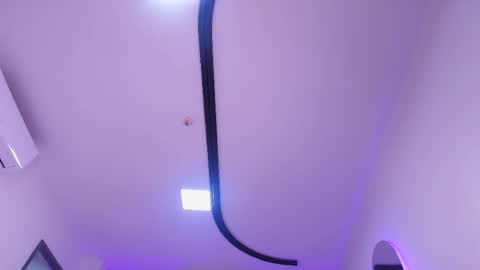 Snapshot of reven_lilith chatting on May 16, 2026, 10:36 am REVEN online show from May 16, 2026, 10:36 am