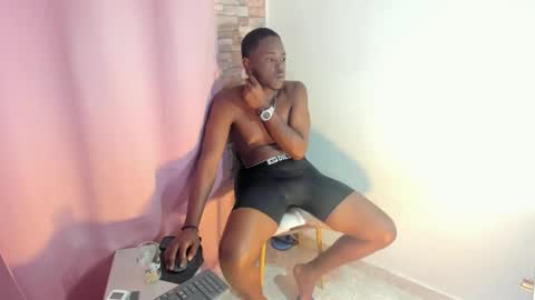 Snapshot of rey_bbc chatting on April 26, 2026, 3:37 am rey_bbc online show from April 26, 2026, 3:37 am