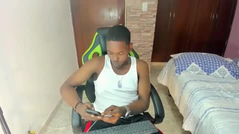 Snapshot of rey_bbc chatting on May 7, 2026, 12:38 am rey_bbc online show from May 7, 2026, 12:38 am
