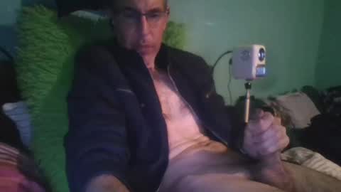 Snapshot of reyes_albert2006 chatting on April 12, 2026, 8:52 am reyes_albert2006 online show from April 12, 2026, 8:52 am