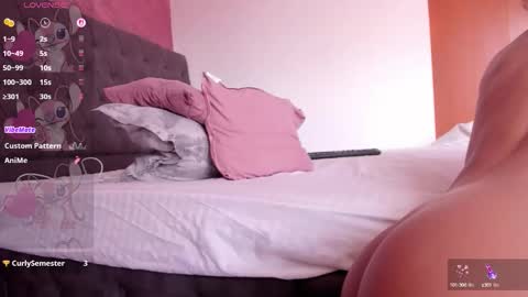 reyna77 online show from September 13, 2025, 1:11 pm